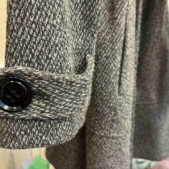 Grey & Black Winter Coat - Picture 3 of 8